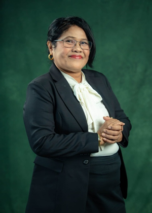 Dr. Catryn V. Adam, S.Sos., M.Si